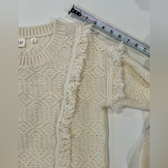 GAP Wool Blend Cable Knit Frilly Cream Fringe Extra Small Sweater - Picture 8 of 13